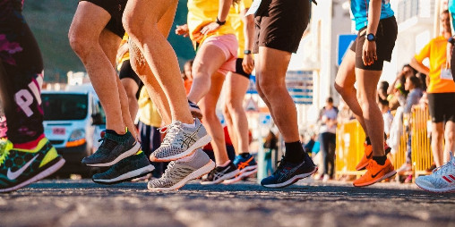 Leichtfüßig ins Ziel: Kaufratgeber für besonders leichte Laufschuhe